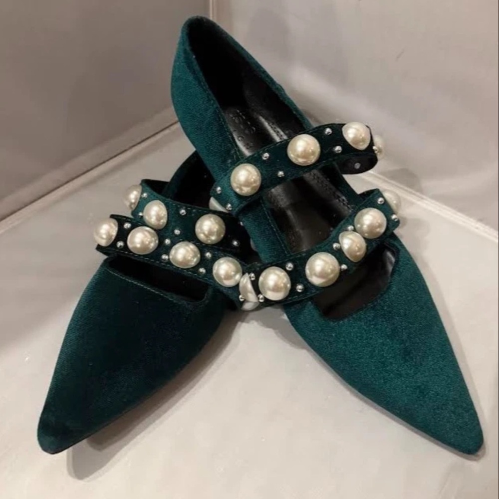 ASOS DESIGN Women's green velvet and pearl Jane Ballet Flats, size 9